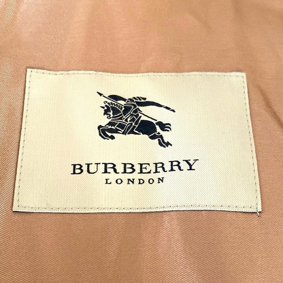 Burberry trench coat like new